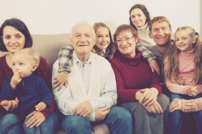 La importancia del tiempo en familia para los adultos mayores - Hogar Montes de Oca